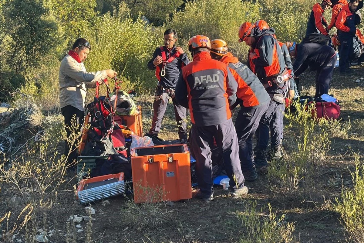 Eğitim için gittikleri kanyonda mahsur kaldılar! 1 gönüllü hayatını kaybetti, 10 kayıp