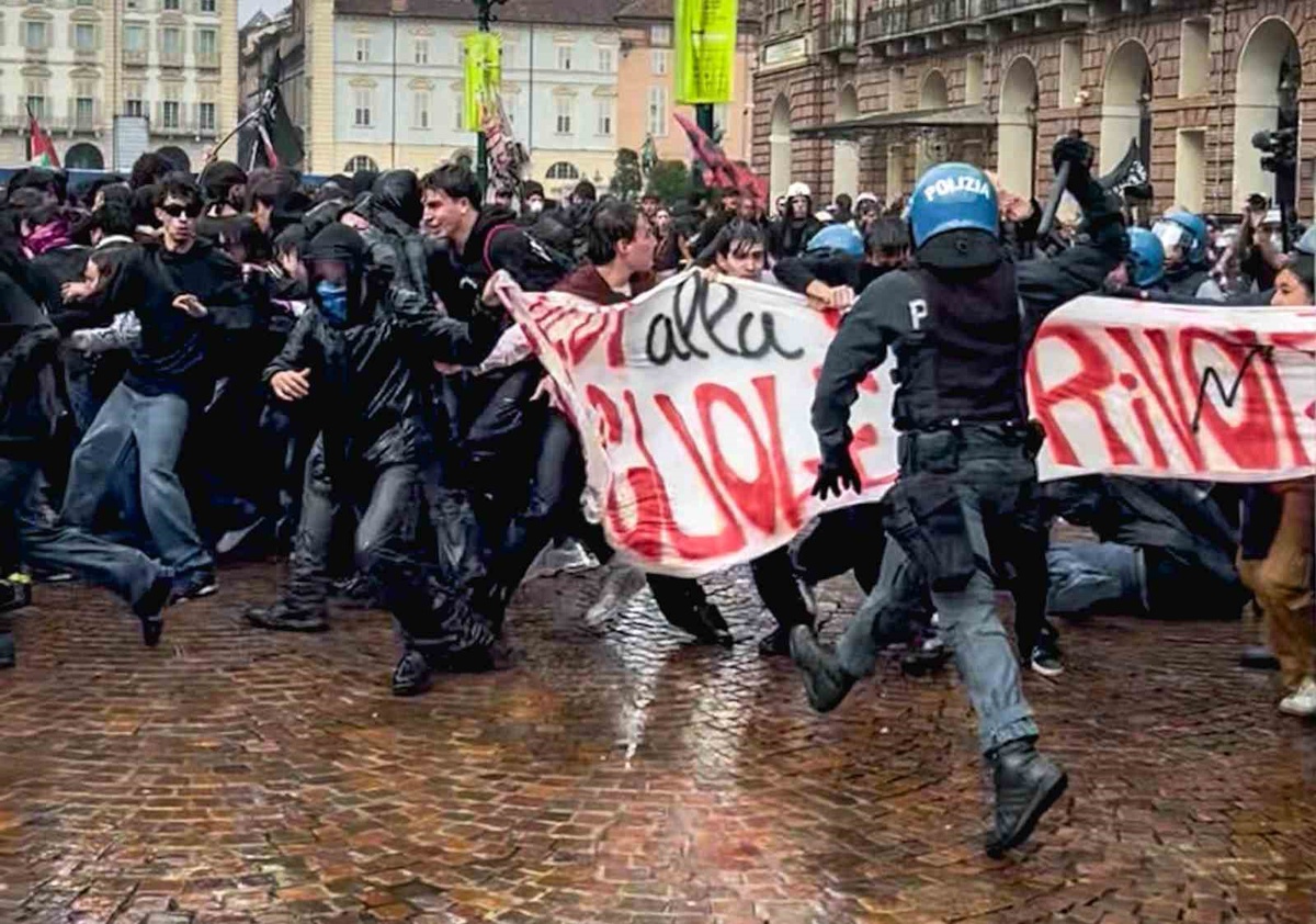 İtalya'da hafta sonu protestolarında 271 kişi gözaltına alındı, 32 kişi tutuklandı