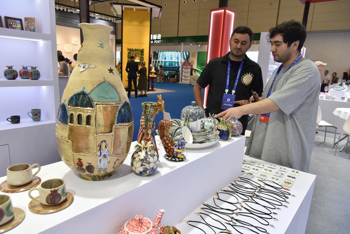 Jingdezhen'de uluslararası seramik fuarı 1.000'i aşkın profesyonel alıcıyla başladı