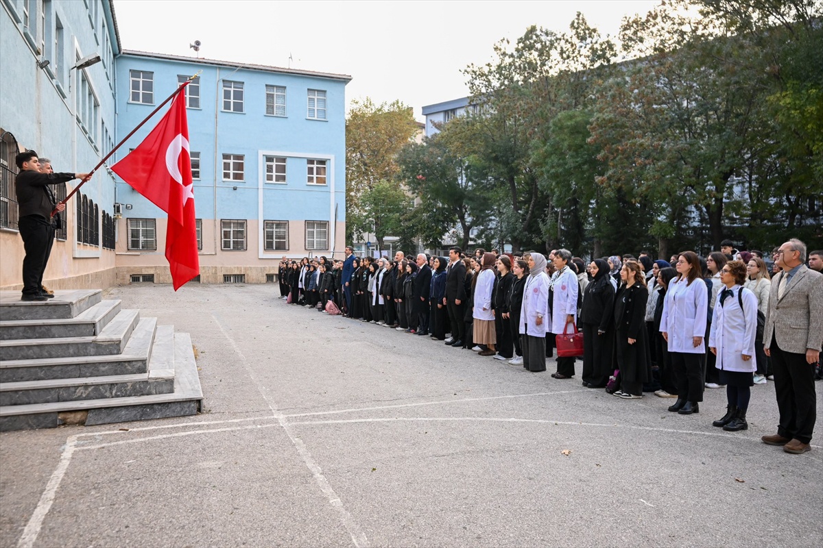 Kırklareli Valisi Turan, Anadolu İmam Hatip Lisesinde öğretmenlerle buluştu
