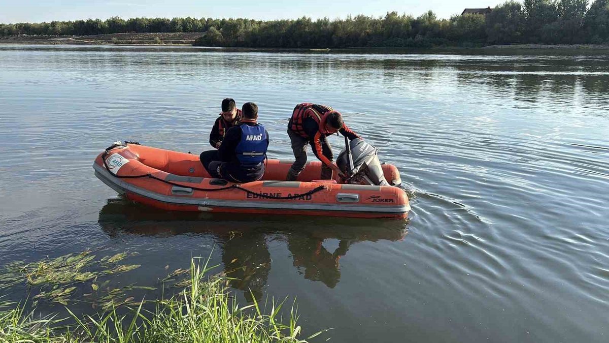 Meriç Nehri'nde bot alabora oldu, kaybolan 12 yaşındaki çocuk 6. günde aranıyor