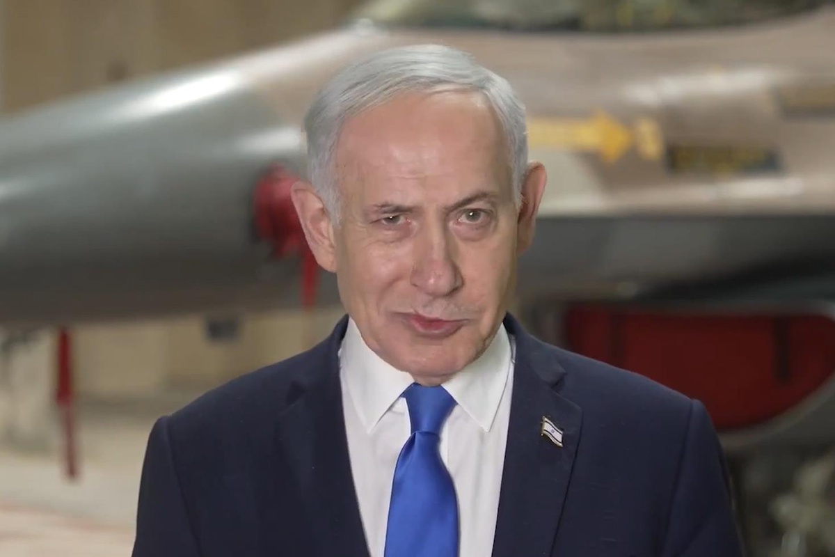 Netanyahu'dan tedirgin eden çıkış! Mesajı savaş uçaklarının önünde verdi