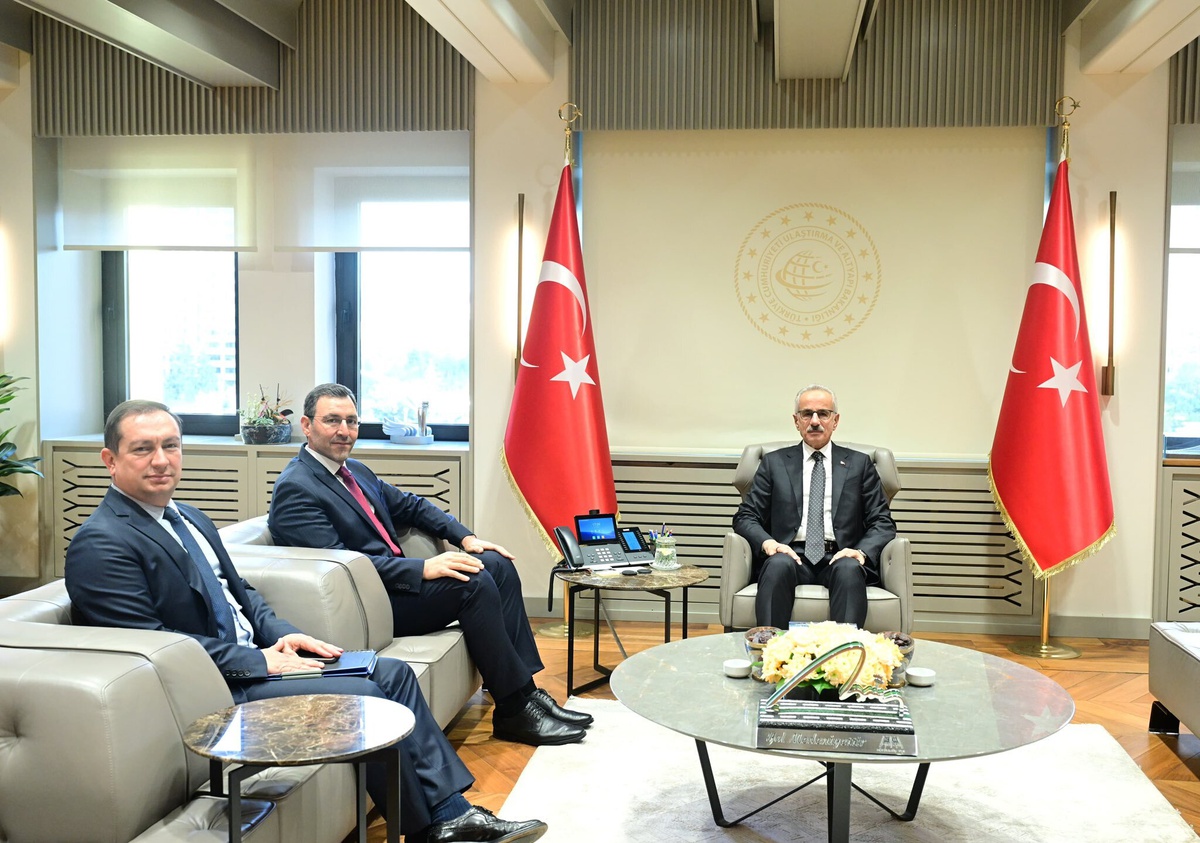 ROKETSAN Genel Müdürü İkinci, Bakan Uraloğlu tarafından Bakanlıkta ağırlandı