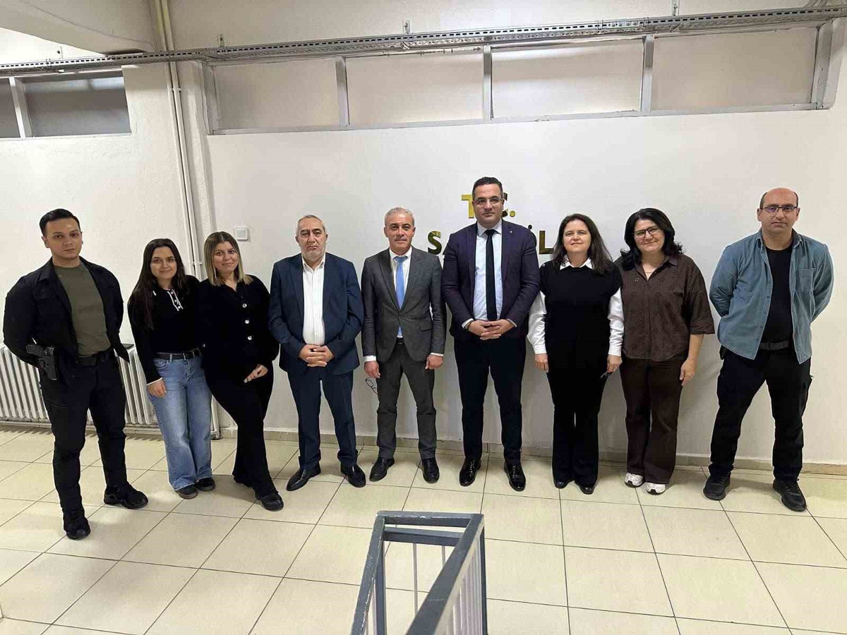Sarıgöl'de 12 yıldır görev yapan Yazı İşleri Müdürü Özder Turgutlu'ya atandı