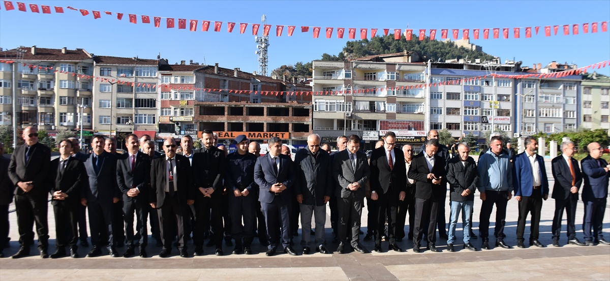 Sinop ve ilçelerinde 19 Ekim Muhtarlar Günü çelenk sunumuyla kutlandı