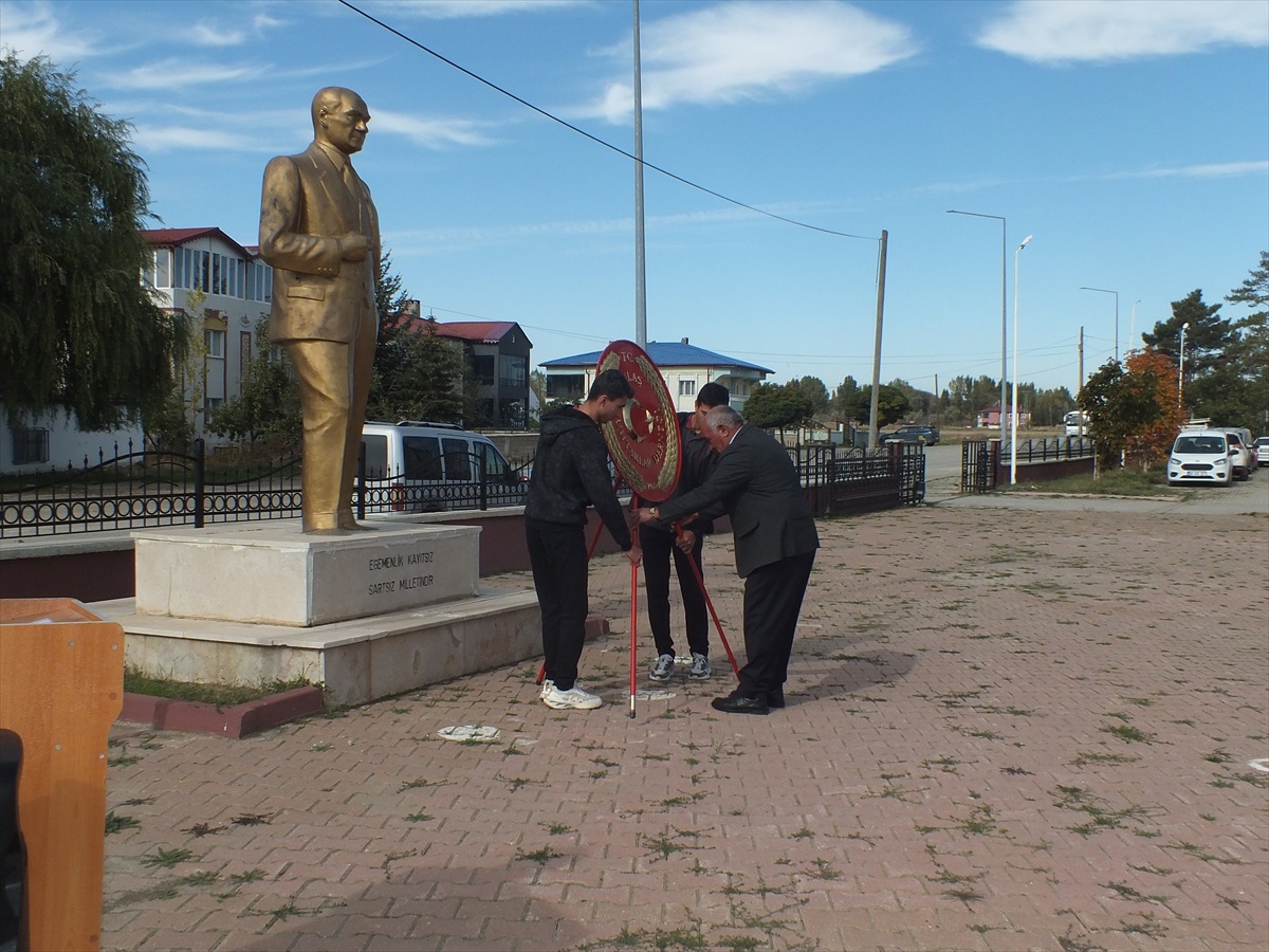 Sivas Ulaş'ta Muhtarlar Günü'nde Kaymakam Avcı muhtarlara teşekkür belgesi verdi