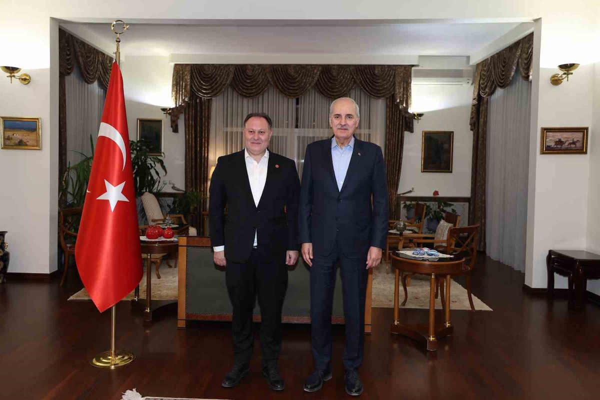 TBMM Başkanı Kurtulmuş, Bişkek'te KKTC Meclis Başkanı Öztürkler ile görüştü