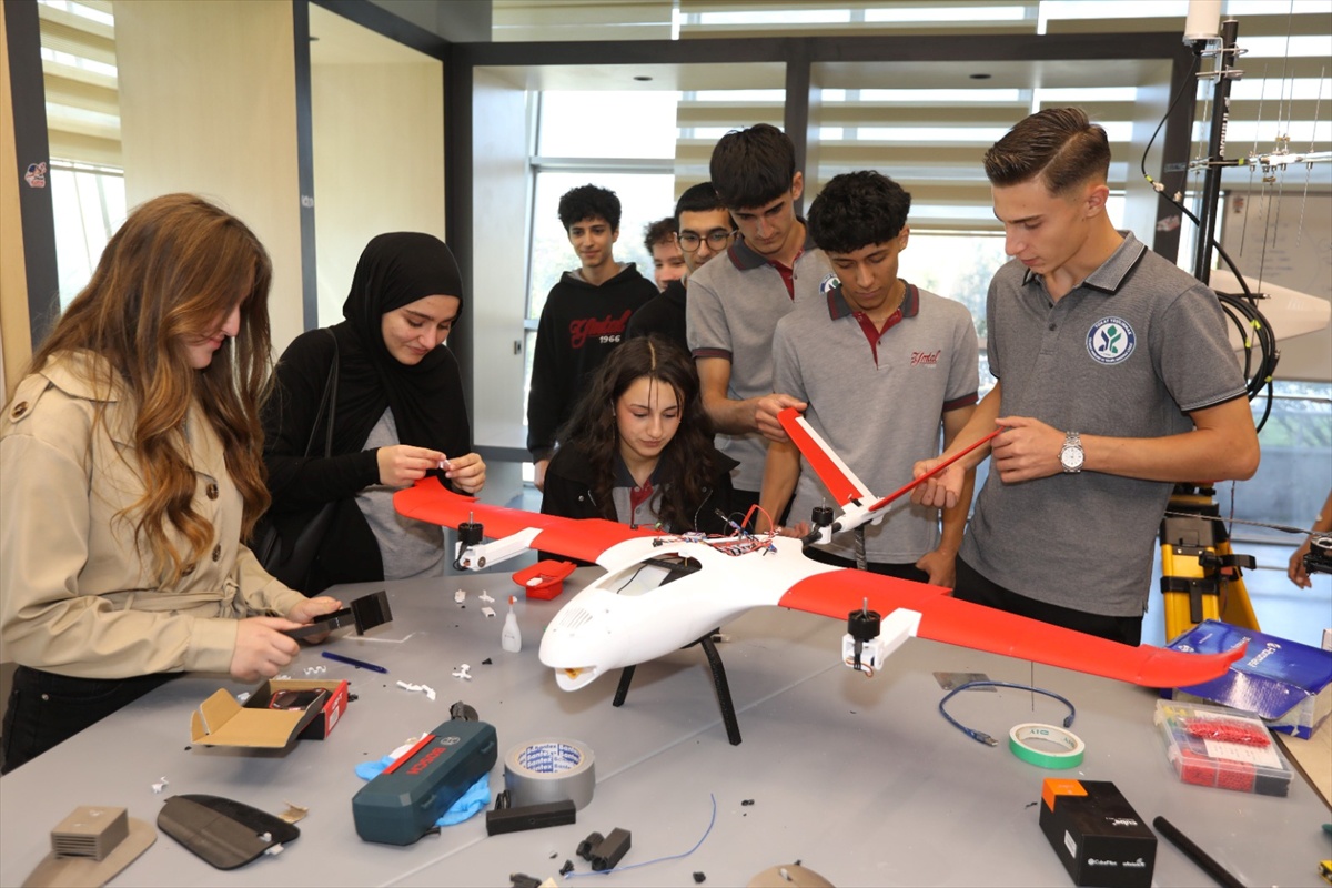 Tokat Yeşilırmak Ticaret Mesleki ve Teknik Anadolu Lisesi öğrencileri TOGÜ'yü gezdi