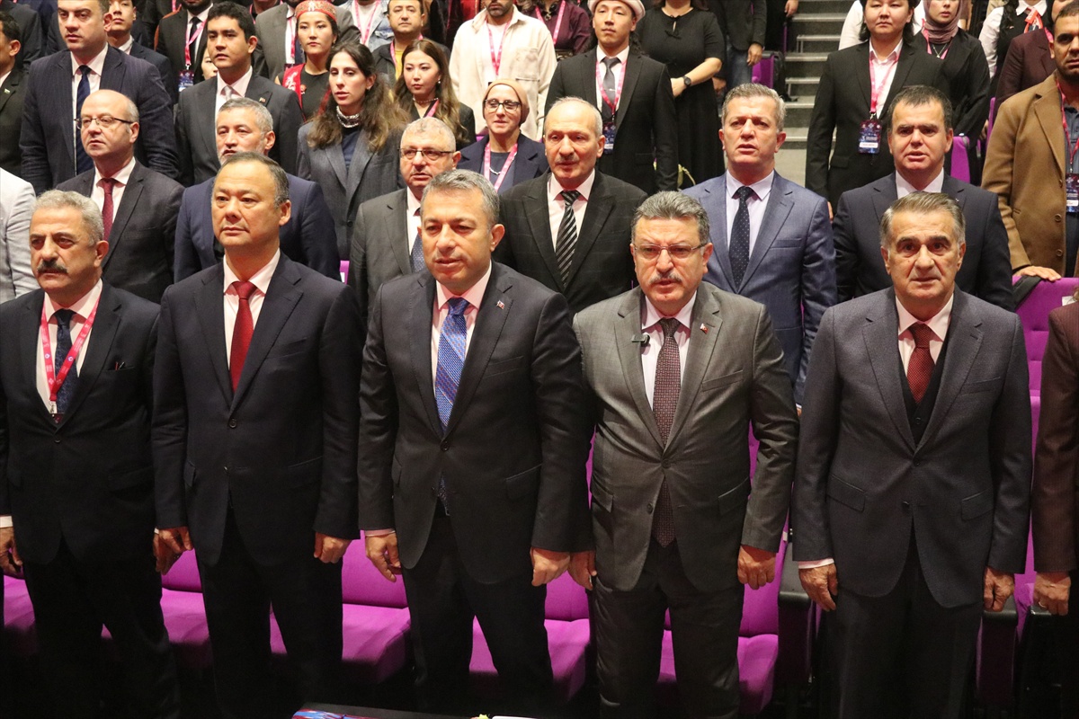 Trabzon'da 3. Türk Dünyası Gençlik Buluşması yaklaşık 150 gencin katılımıyla başladı