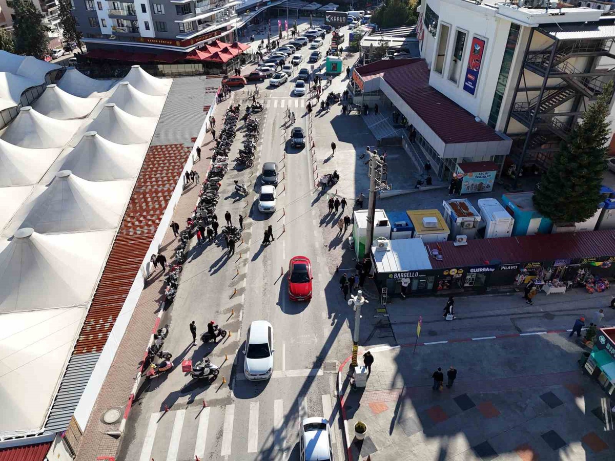 Uşak'ta motorlu kara taşıtı sayısı TÜİK verilerine göre 200 bin 61 oldu
