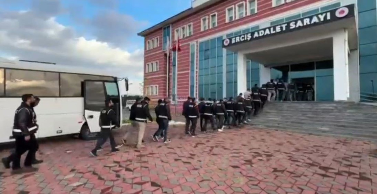 Van'da 37 adrese düzenlenen operasyonda 28 şüpheli gözaltına alındı, 10'u tutuklandı