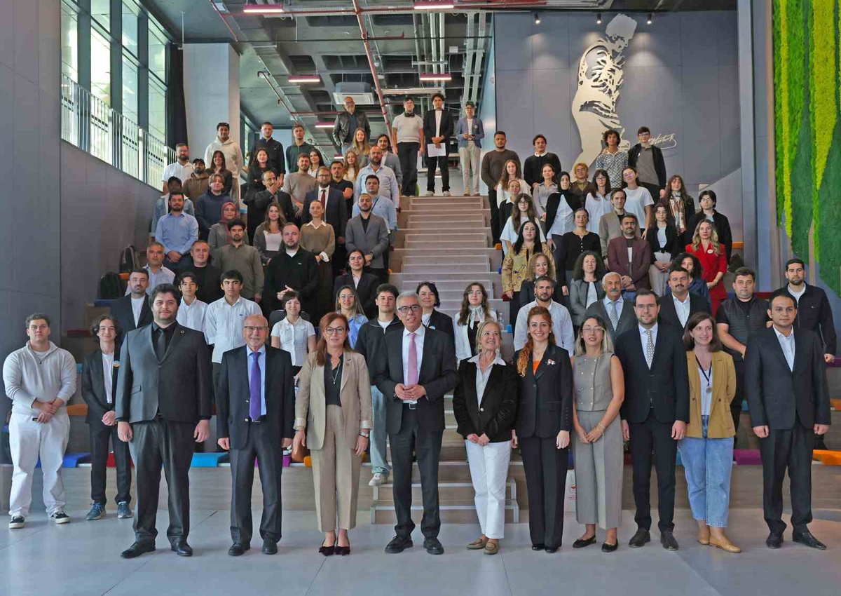 Yaşar Üniversitesi Dünya Gıda Günü forumunda gençlerin tarımdaki rolünü ele aldı
