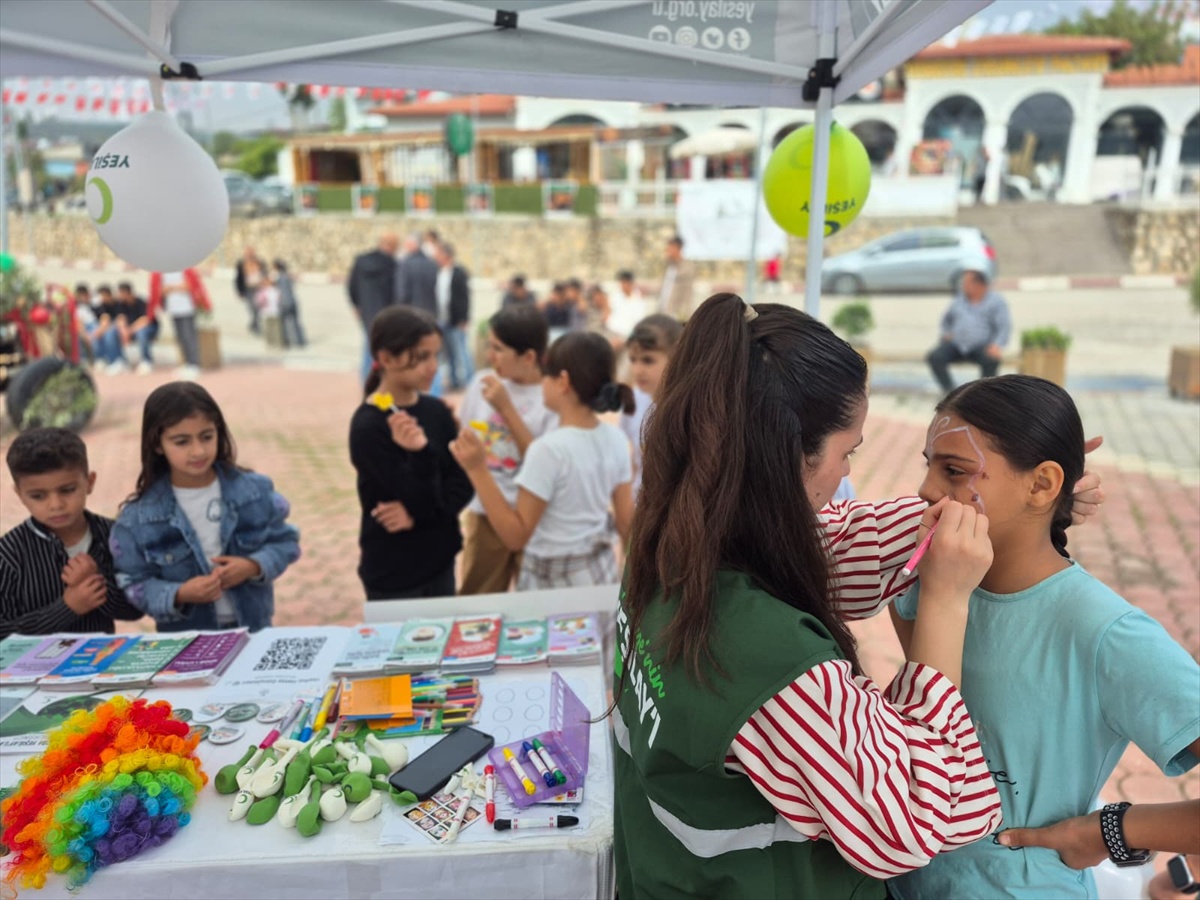Yeşilay Hatay Şubesi Altınözü'ndeki festivalde 1200 kişiye bağımlılık broşürü dağıttı