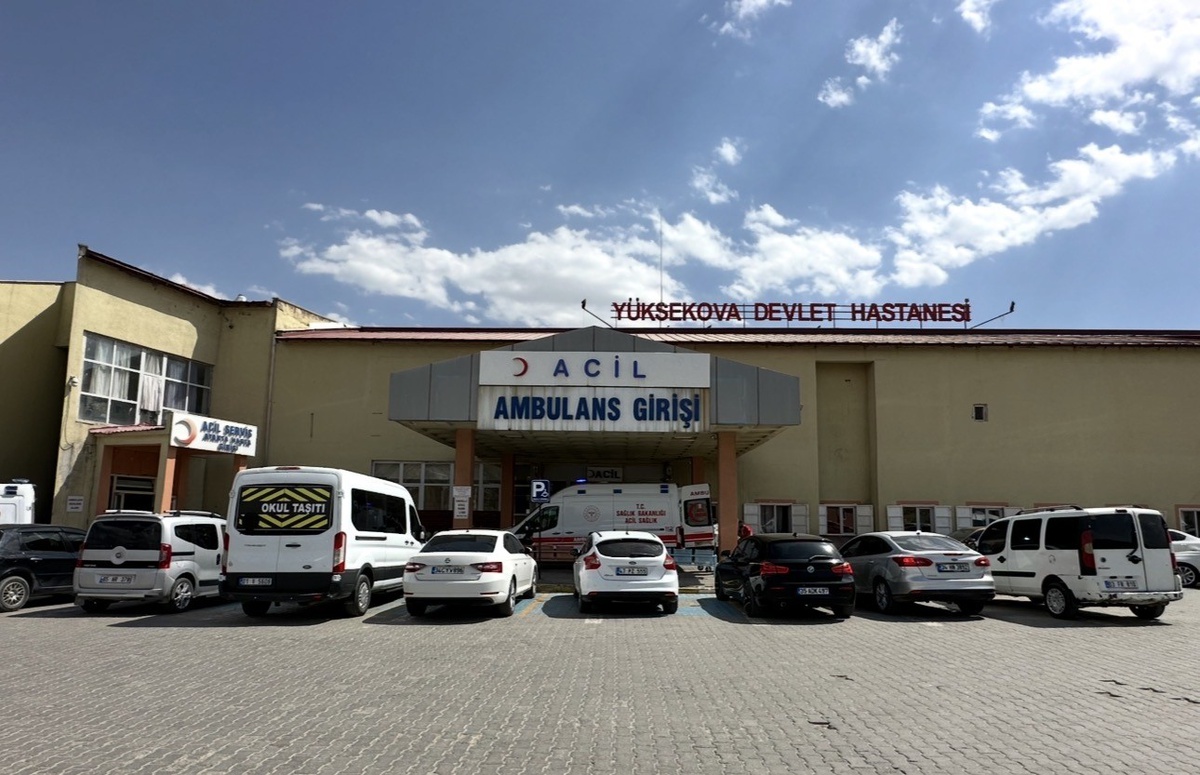 Yüksekova Devlet Hastanesi'nde iki yeni uzman hekim göreve başladı, toplam 65 oldu