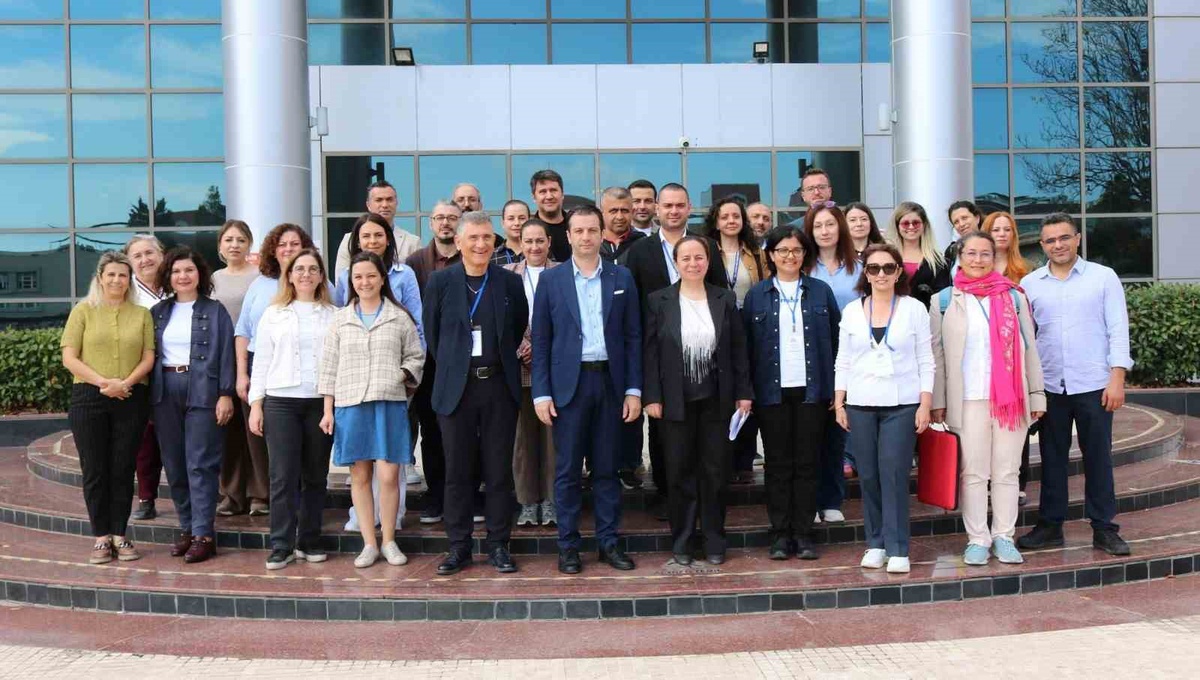 ADÜ Tıp Fakültesi'nde öğretim üyelerine Temel Eğitim Becerileri Kursu düzenlendi.