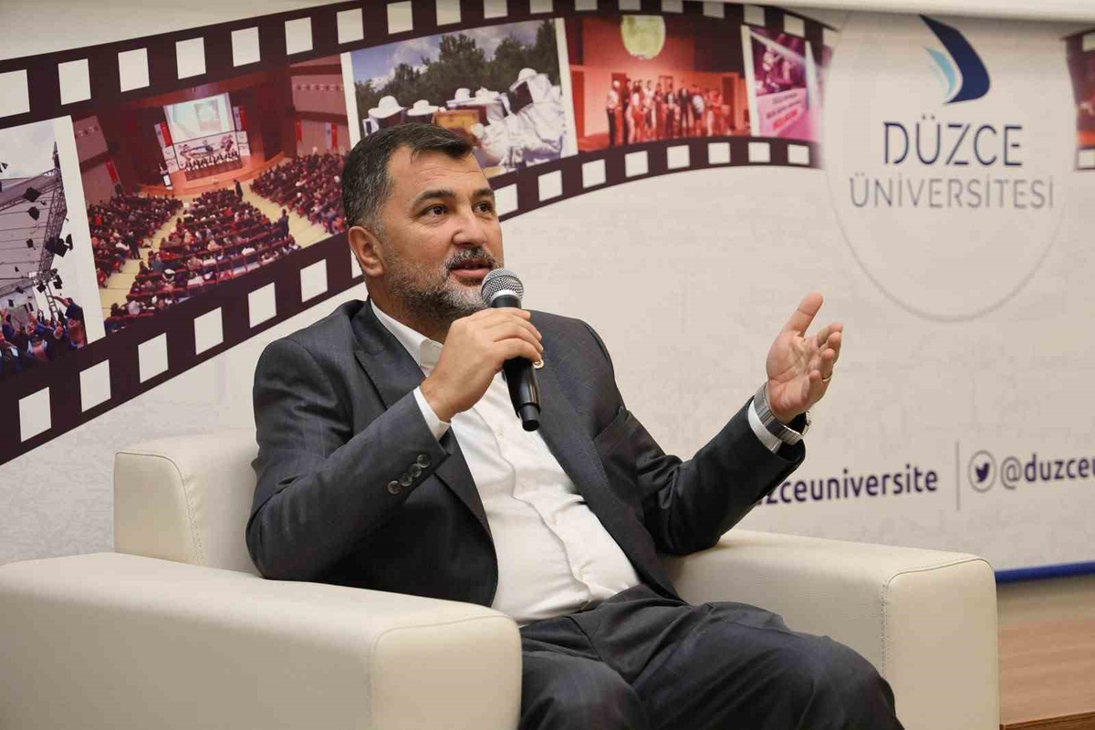 AK Partili Öztürk, Düzce Üniversitesi öğrencilerine sadece diploma yeterli değil dedi
