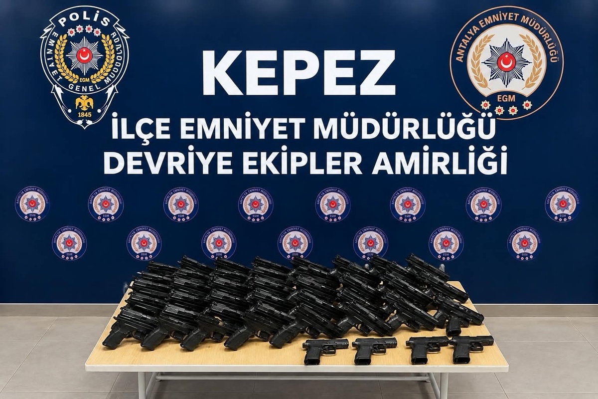 Antalya Kepez'de silah operasyonunda 32 tabanca ve 30 şarjör ele geçirildi