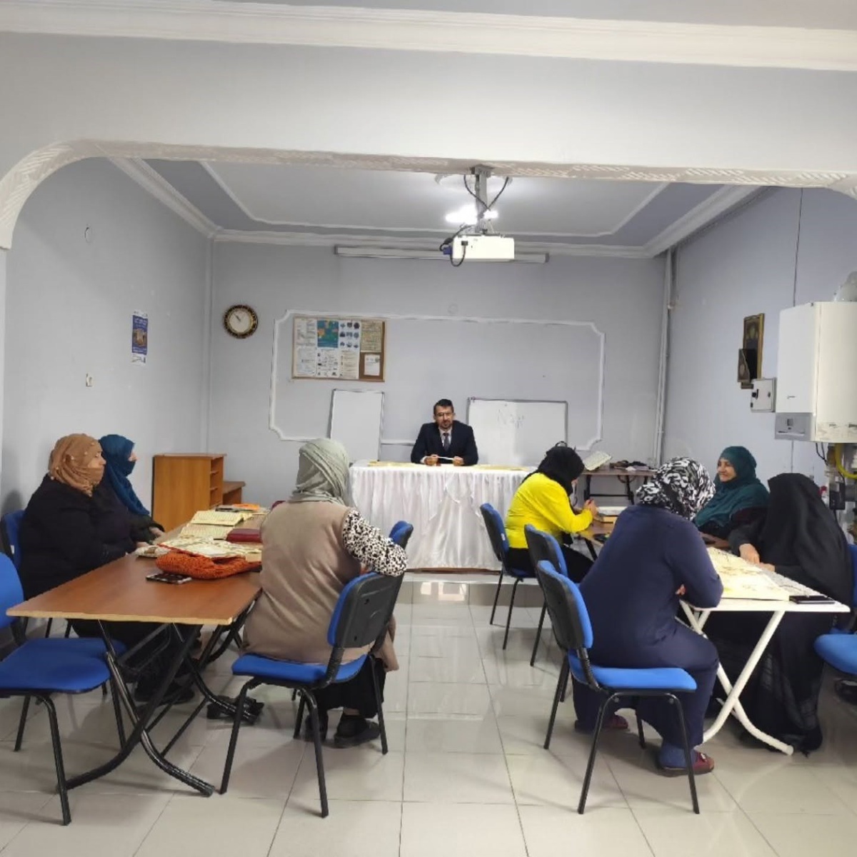 Bayburt Aydıntepe'de Müftü Koyuncu Kur'an kurslarında kadınlarla buluştu
