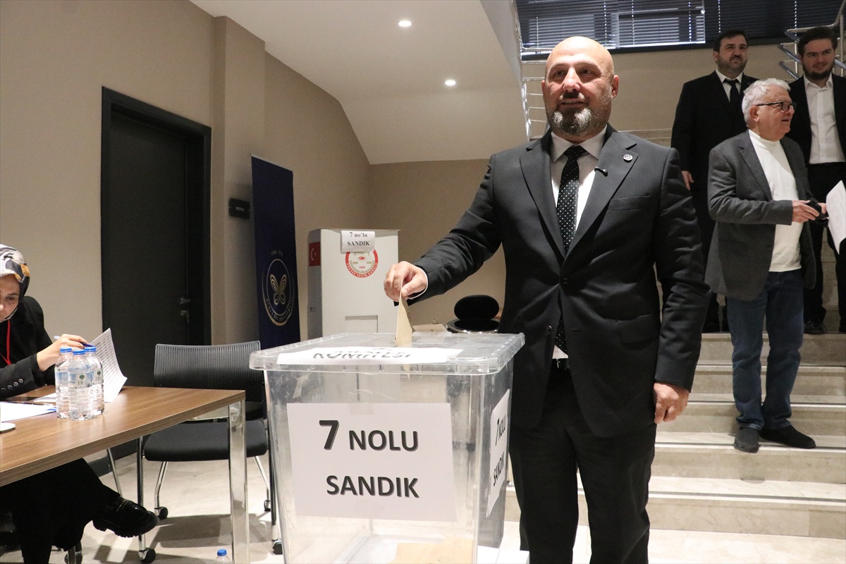Bursa TB'de 21 meclis üyesi ve komite üyeleri seçimi saat 17.00'de sona erecek