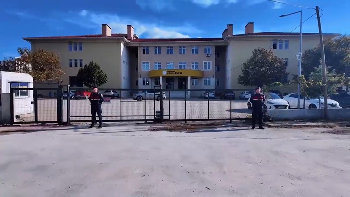 Çanakkale Valiliği, okul çevresi denetimlerinin aralıksız sürdüğünü açıkladı