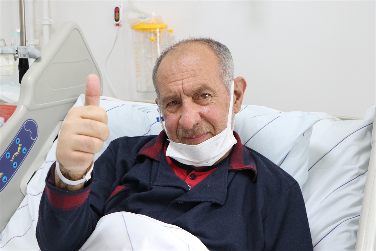 Erzurum'da 11 yıldır diyaliz gören Metin Demir doğum gününde böbrek nakli oldu