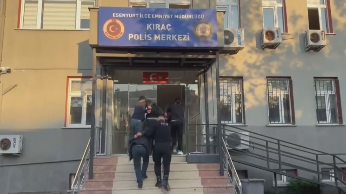 Esenyurt'ta dron destekli uyuşturucu operasyonunda 5 kişi yakalandı, 3'ü tutuklandı