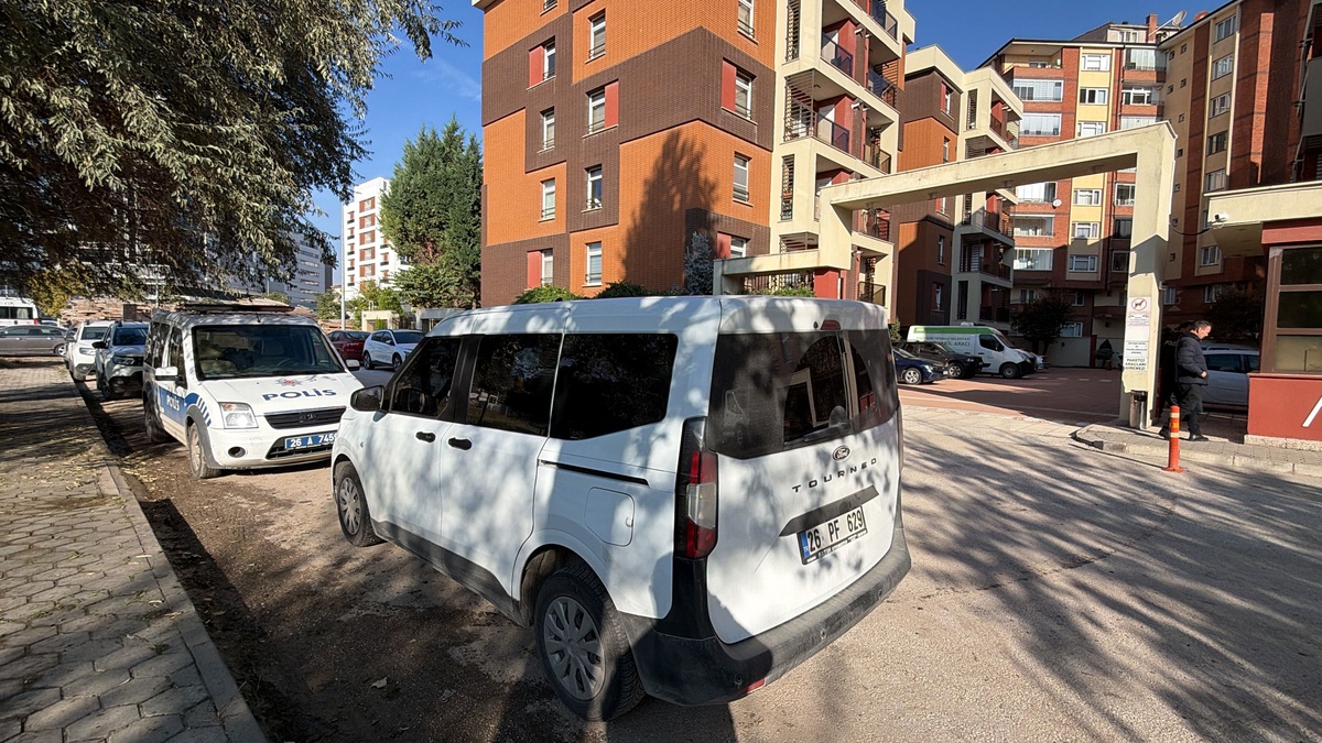 Eskişehir'de öğretmenevi müdür yardımcısı Alper Uysal'ın ölümü şüpheli bulundu