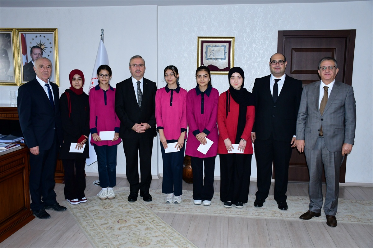 Eskişehir'deki öğrenciler OKU kütüphane uygulamasıyla Türkiye ikincisi oldu