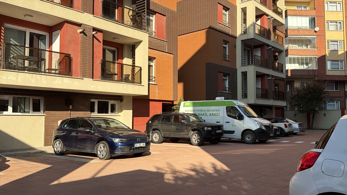 Eskişehir'in Tepebaşı ilçesinde 44 yaşındaki kişi evinde ölü bulundu