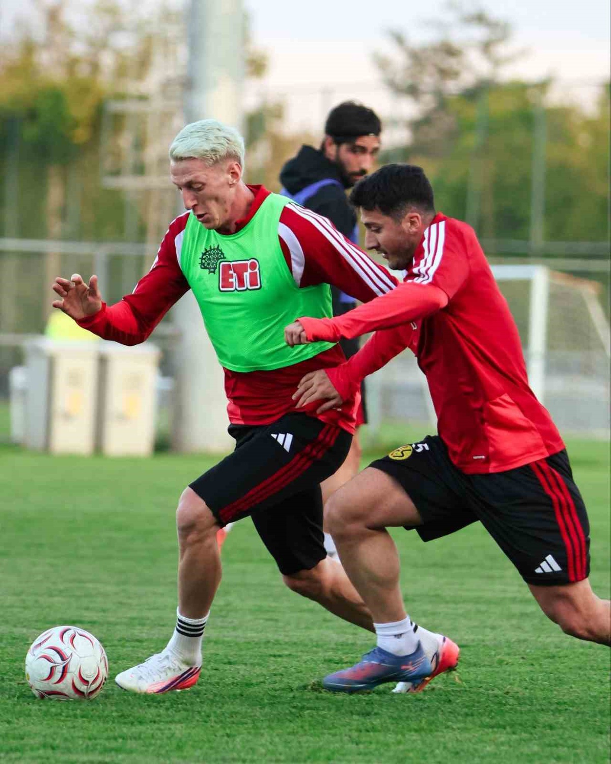 Eskişehirspor, 24 Ekim'de oynanacak Bursa Yıldırım SK maçı hazırlıklarına başladı