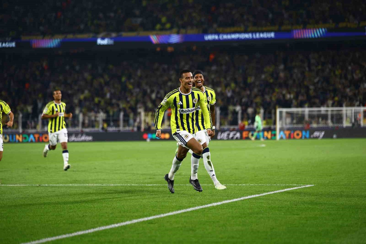Fenerbahçe Slavia Prag ile 2-2 berabere kalırken Greenwood 7. golünü attı