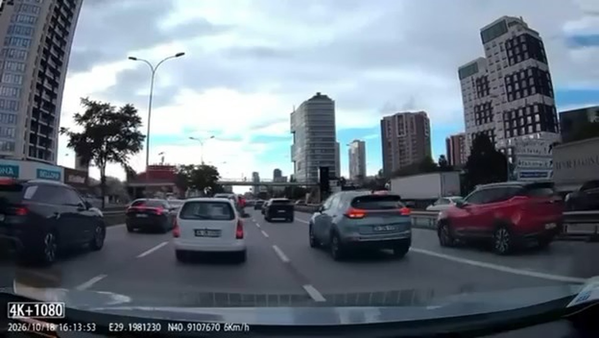 İddiaya göre Kartal'da otomobilin plakası söküldü, araç emniyet şeridine girdi
