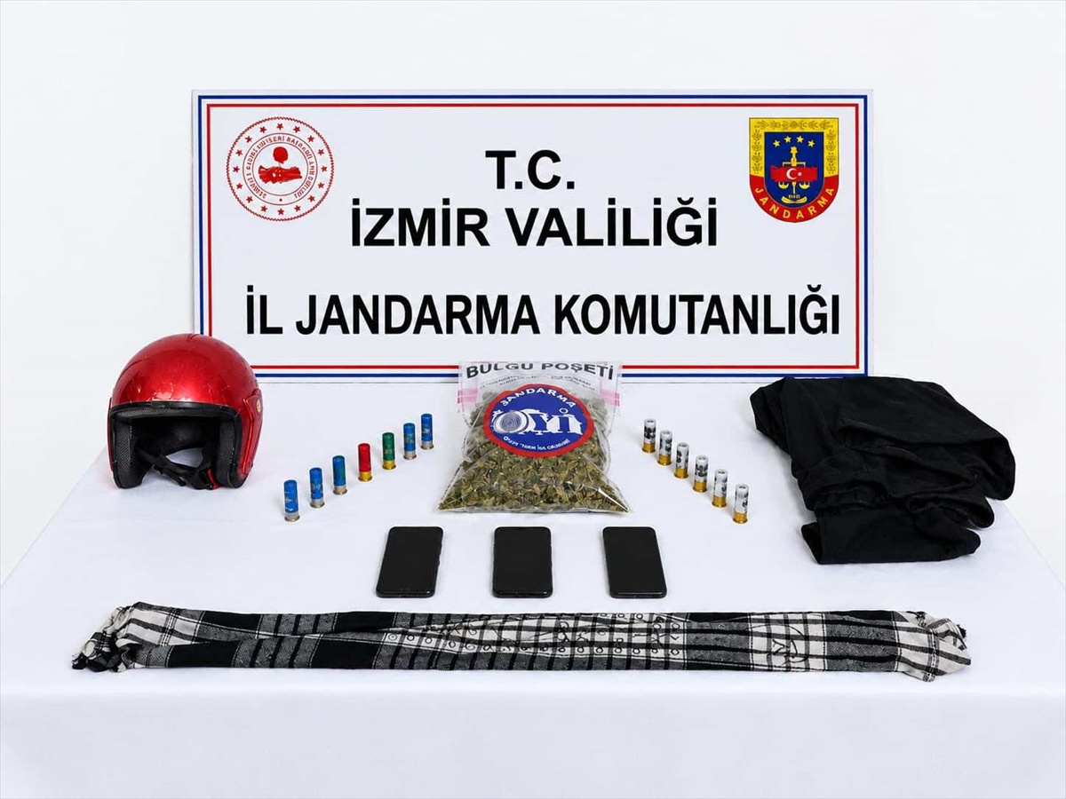İzmir Ödemiş'te iki araca av tüfeğiyle ateş açtığı öne sürülen 2 zanlı tutuklandı