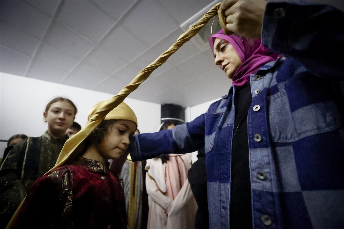 Malatya'da aile desteğiyle tiyatro yapan 14 çocuk, son bir yılda 6 kez sahne aldı