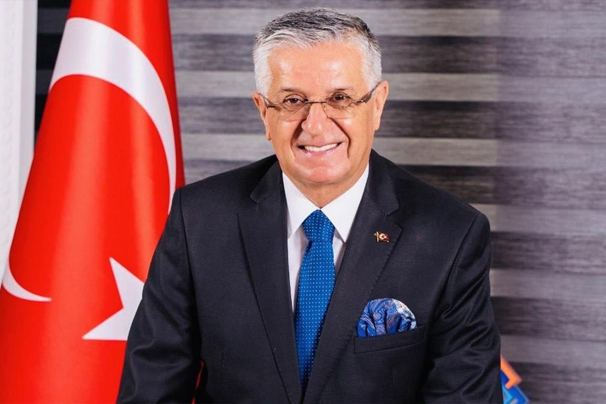 Necati Topaloğlu kimdir? Kemer'in emekli öğretmen başkanı CHP'den ayrıldı