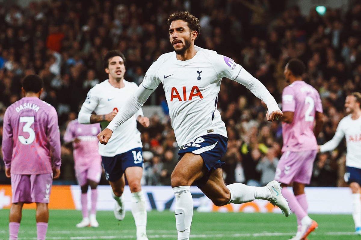 Transfere 366 milyon Euro harcayan Tottenham, ilk galibiyetini 7. haftada aldı