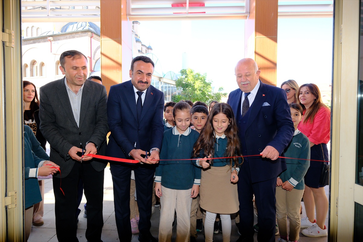 Yozgat Akdağmadeni'nde 4'üncü Kitap Günleri açıldı, 14 yayınevi kitap sundu