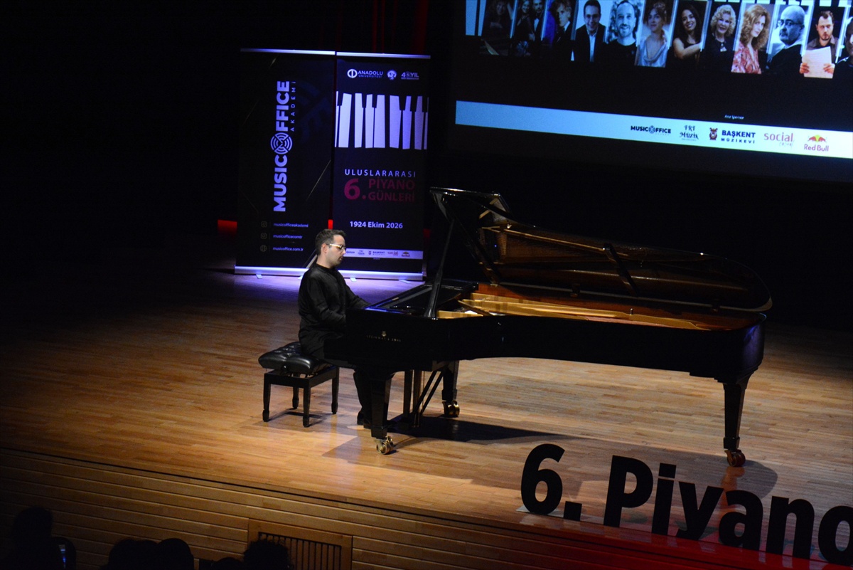 6. Uluslararası Piyano Günleri'nde piyanist Raffaele D'Angelo resital verdi