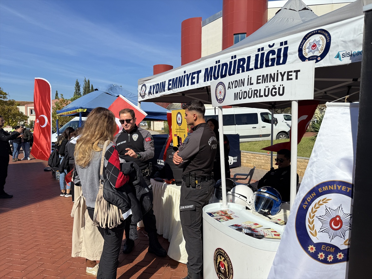 ADÜ'de öğrenci toplulukları tanıtım günleri kapsamında yeni üye kabulü yapıldı
