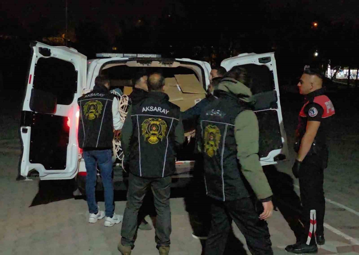 Aksaray'da tır ve inşaatlardan hırsızlık yapan şüpheli çaldığı malzemelerle yakalandı