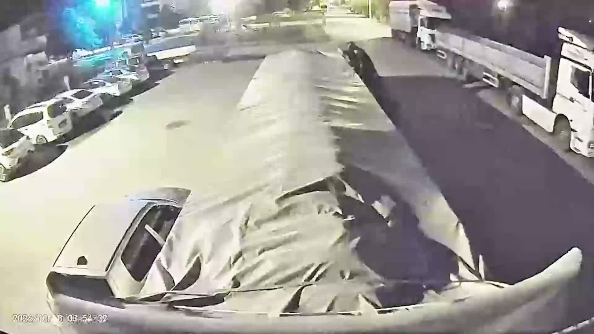 Aksaray'da tırdan 30 çuval şeker çalan şüpheliler kameralarda görüntülendi