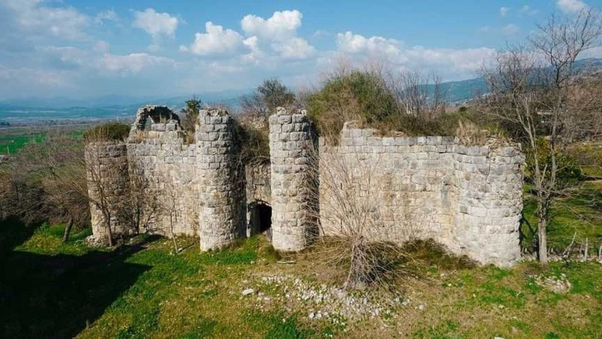 Andırın'daki Anacık Kalesi, 980 metre rakımda tarih tutkunlarını bekliyor