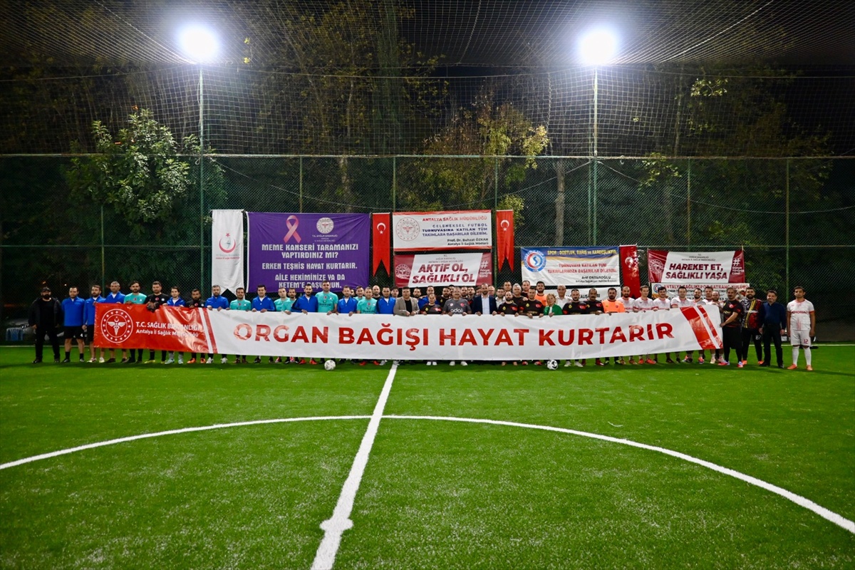 Antalya'da sağlık çalışanları 25'inci kez düzenlenen futbol turnuvasında buluşacak