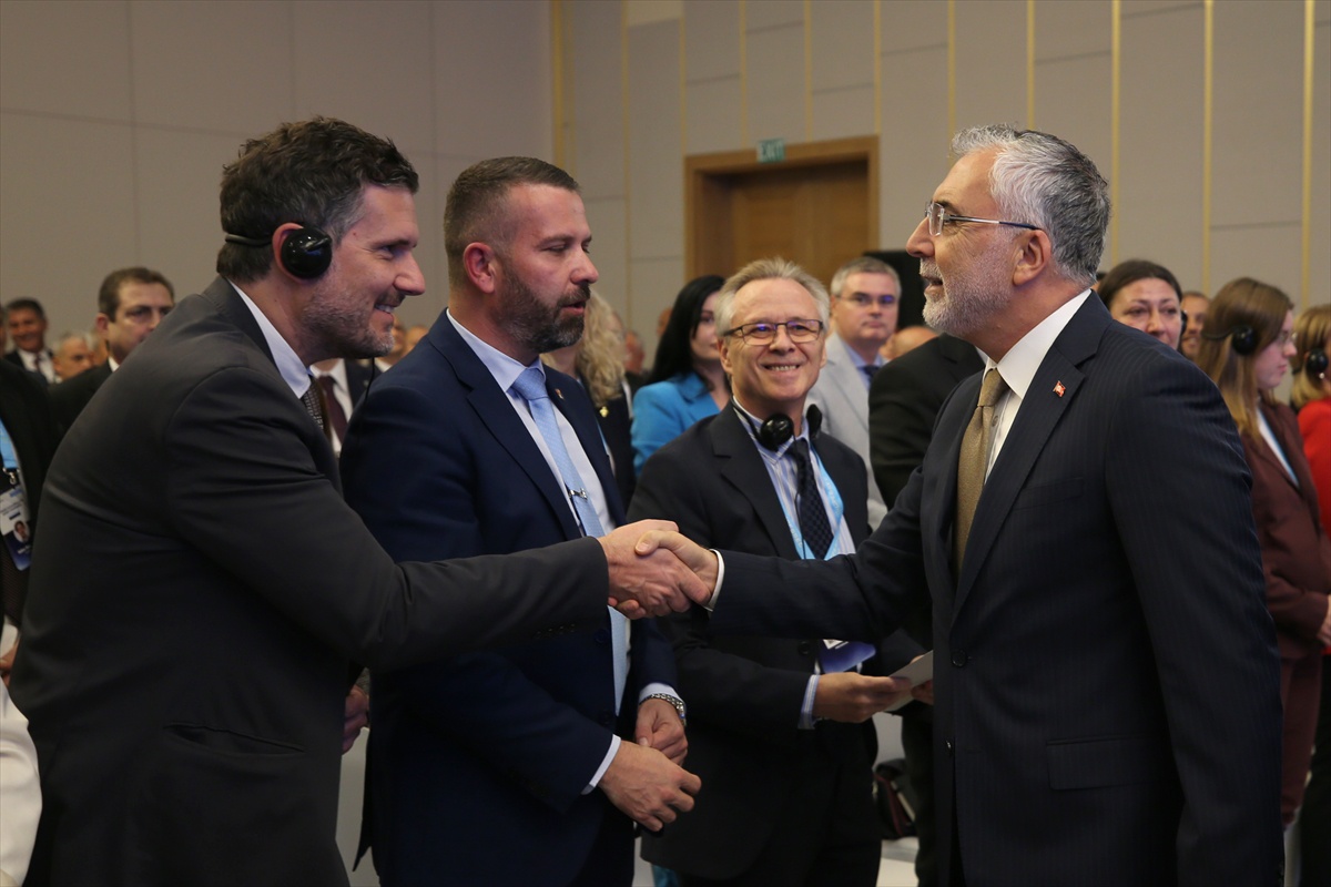 Çalışma ve Sosyal Güvenlik Bakanı Işıkhan, Antalya'da konuştu: