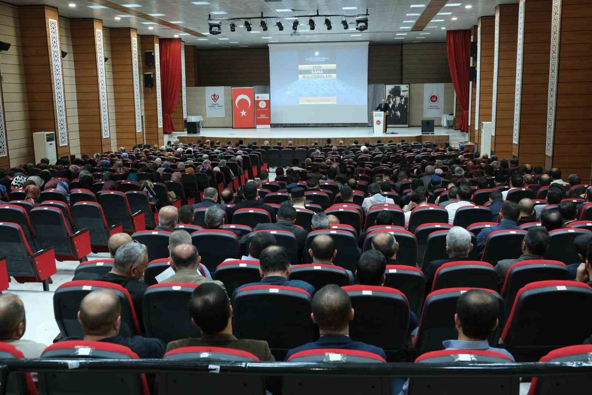 Diyanet'in 2026 Saha Buluşmaları Erzincan'da din görevlileriyle gerçekleşti
