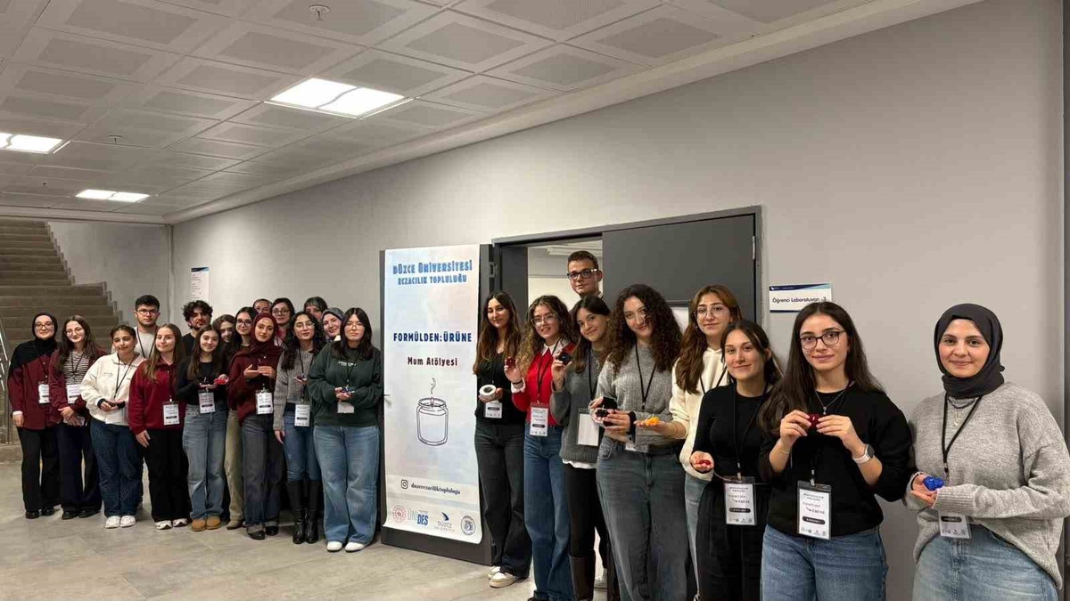 Düzce Eczacılık Topluluğu ÜNİDES kapsamında üç atölye düzenledi