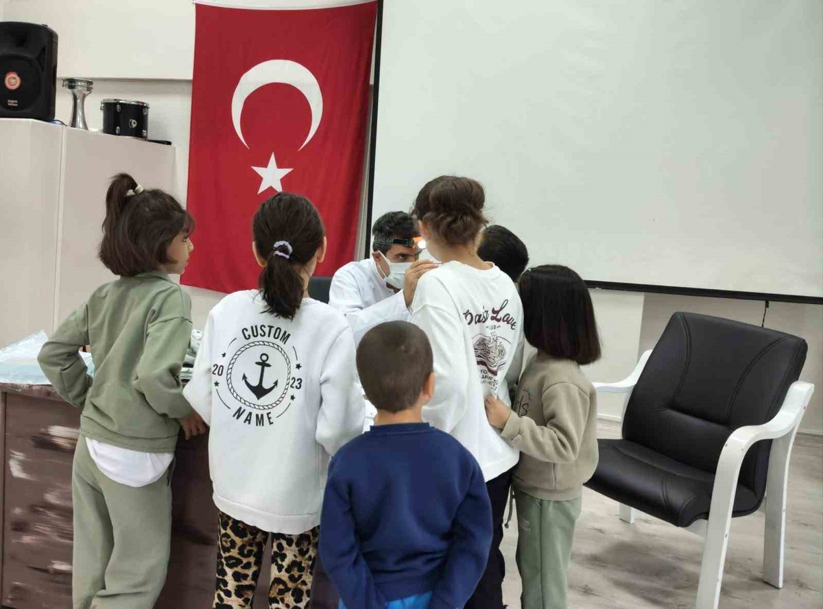 Elazığ'da korunma altındaki çocuklara 'İyilik Var' kapsamında diş taraması yapıldı