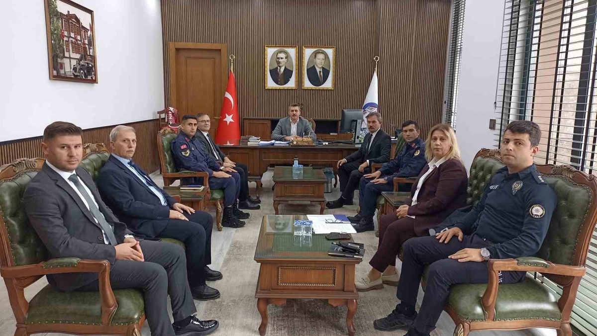 Havza'da KPSS sınavı güvenliği için Kaymakam Serin başkanlığında toplantı yapıldı
