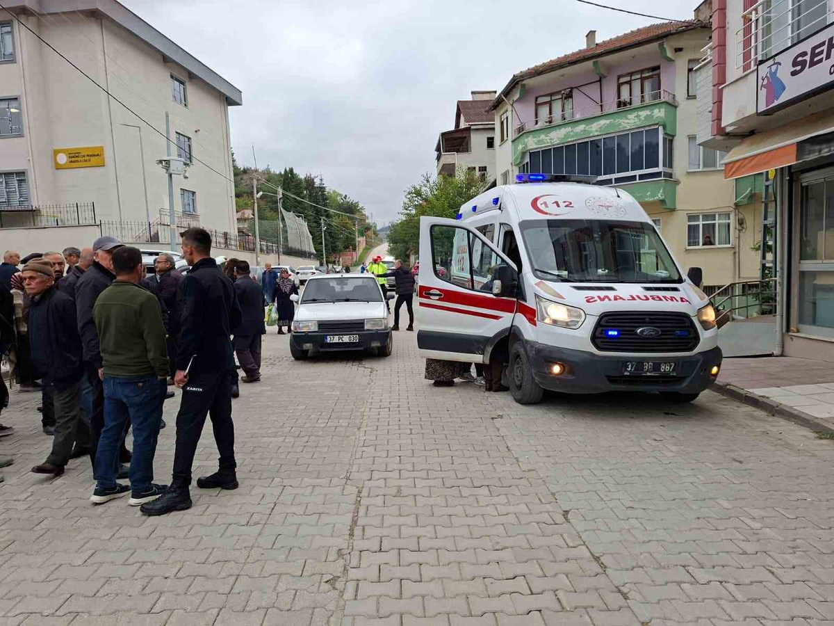 Kastamonu Hanönü'de pazarda kadının bacağının üzerinden geçen otomobil onu yaraladı