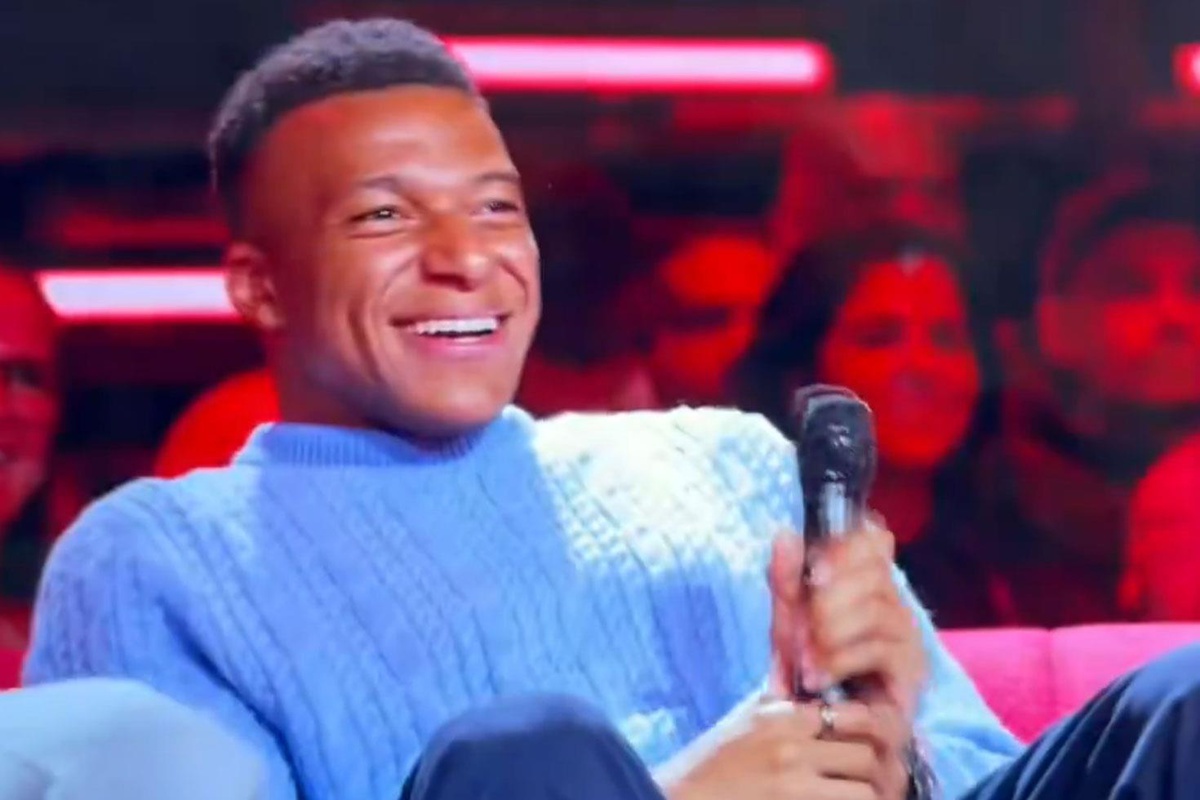 'Diktatör' şarkısı çaldı, Mbappe kahkahaya boğuldu
